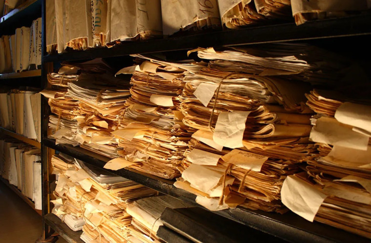 Оформление и выдача архивных справок, заверенных копий, ксерокопий и выписок из архивных документов.