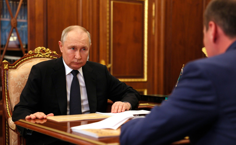 В Кремле состоялась встреча Президента России Владимира Путина с Главой Республики Мордовия Артёмом Здуновым.